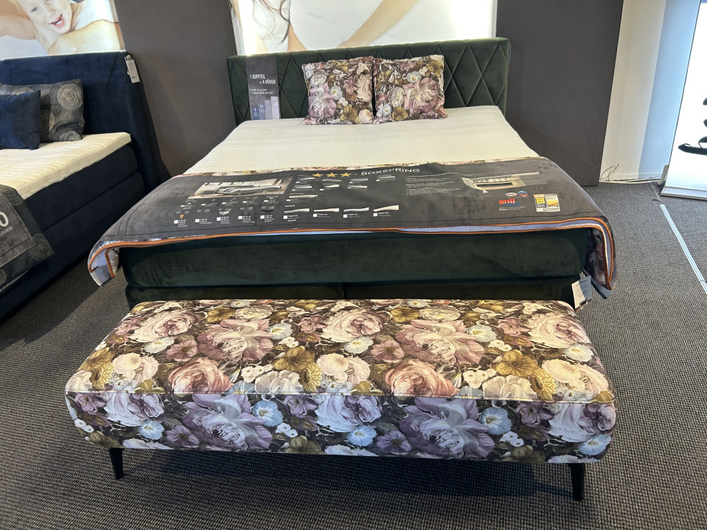 Boxspringbett inkl. Hockerbank 